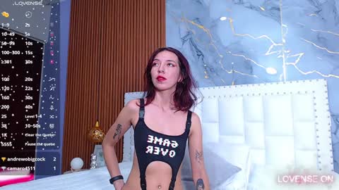 Snapshot of skinnyandcute_ chatting on 01-19-25, 07:26 Mariah Black  online show from 01-19-25, 07:26