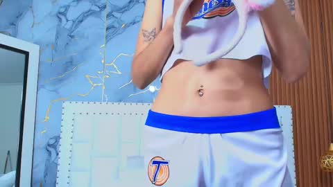 Snapshot of skinnyandcute_ chatting on 02-22-25, 03:01 Mariah Black  online show from 02-22-25, 03:01