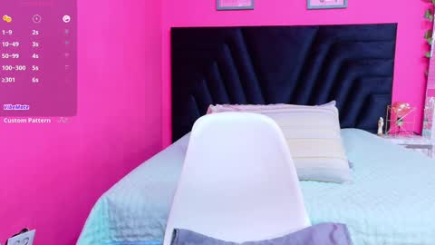 Snapshot of skinnyandcute_ chatting on 09-29-25, 07:51 Mariah Black  online show from 09-29-25, 07:51