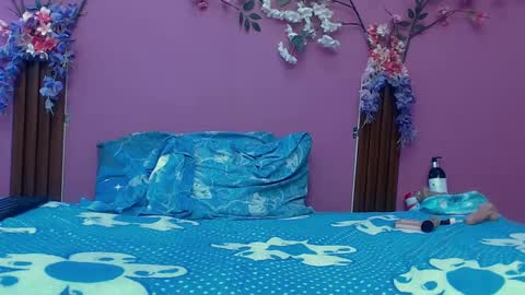 Snapshot of skinnybarbie022 chatting on 09-26-25, 01:09 barbi online show from 09-26-25, 01:09