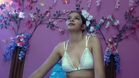 Snapshot of skinnybarbie022 chatting on 10-05-25, 02:10 barbi online show from 10-05-25, 02:10