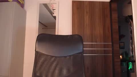 jesica online show from 11-06-25, 07:09