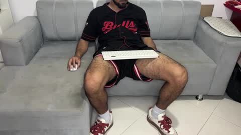 Snapshot of skinnylatin69 chatting on 01-10-25, 03:50 skinnylatin69 online show from 01-10-25, 03:50