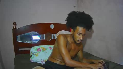 Skinny Latin Man online show from 12-04-24, 09:35