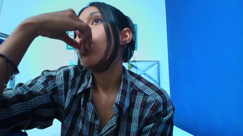 Snapshot of skinnyneighbour_ chatting on 12-28-24, 06:17 Karla  online show from 12-28-24, 06:17
