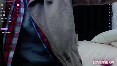 Snapshot of skinnyneighbour_ chatting on 12-31-24, 03:01 Karla  online show from 12-31-24, 03:01
