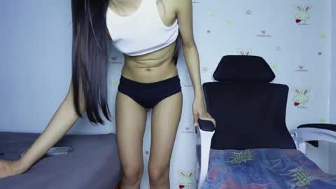 Snapshot of skinnythai4u chatting on 05-14-26, 02:35 skinnythai4u online show from 05-14-26, 02:35