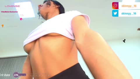 Snapshot of skinnyy_16 chatting on 12-10-24, 09:44 Skinny online show from 12-10-24, 09:44