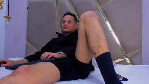 SkinnyZeth online show from 10-09-25, 05:49