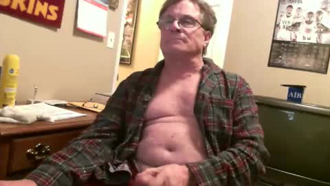 Snapshot of skn1960e chatting on 12-02-24, 04:31 skn1960e online show from 12-02-24, 04:31