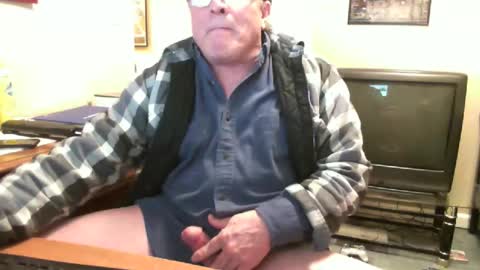 Snapshot of skn1960e chatting on 01-17-25, 03:23 skn1960e online show from 01-17-25, 03:23