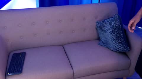 Liam Vokov online show from 10-28-25, 05:26