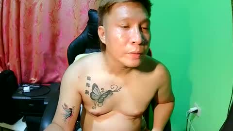 Snapshot of sky1441 chatting on 10-20-25, 01:00 sky1441 online show from 10-20-25, 01:00