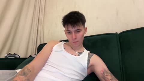 Snapshot of sky_hexx chatting on 07-26-26, 07:21 Roby online show from 07-26-26, 07:21