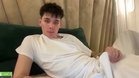 Snapshot of sky_hexx chatting on 07-29-26, 05:33 Roby online show from 07-29-26, 05:33