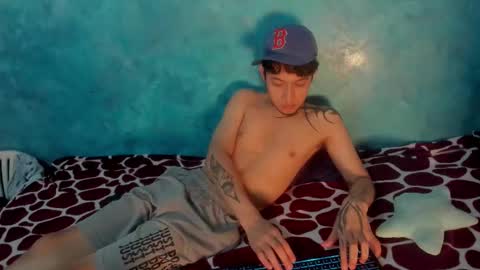 Snapshot of sky_wild chatting on 12-17-25, 01:00 sky_wild online show from 12-17-25, 01:00