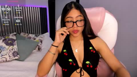 Snapshot of sky_winter chatting on 09-19-25, 02:18 S O F I online show from 09-19-25, 02:18