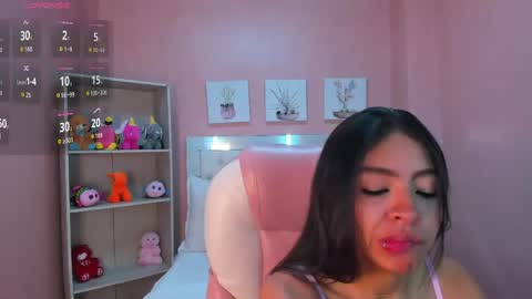 Snapshot of sky_winter chatting on 04-25-26, 02:58 S O F I online show from 04-25-26, 02:58