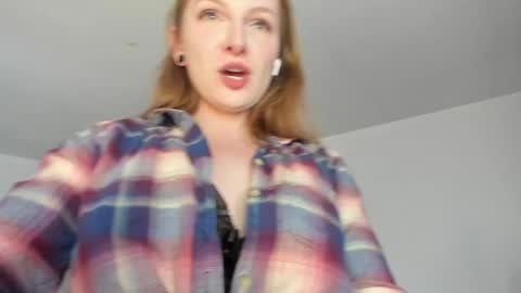 Skye Watson online show from 01-03-25, 08:01