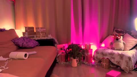 Snapshot of skyewavy chatting on 12-29-24, 01:13    online show from 12-29-24, 01:13