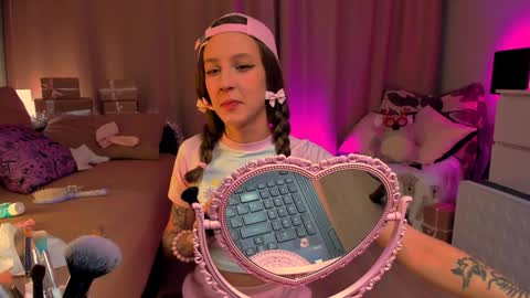 Snapshot of skyewavy chatting on 01-04-25, 07:13    online show from 01-04-25, 07:13