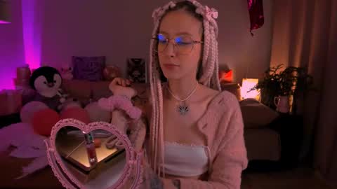 Snapshot of skyewavy chatting on 02-20-25, 11:10    online show from 02-20-25, 11:10