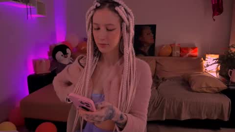 Snapshot of skyewavy chatting on 02-28-25, 01:26    online show from 02-28-25, 01:26