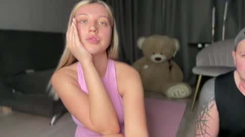 Snapshot of skyffi chatting on 02-02-25, 06:53 GARRY AND SOPHIA online show from 02-02-25, 06:53