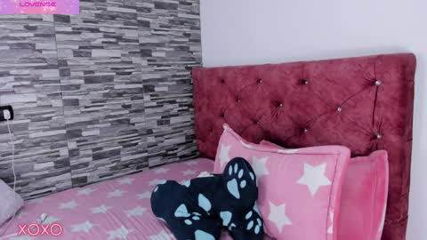 Snapshot of skyhotgirl chatting on 01-28-25, 06:28 Sky online show from 01-28-25, 06:28