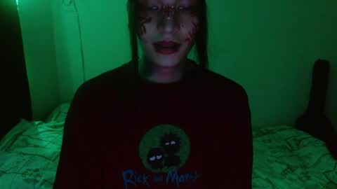 Snapshot of skykar chatting on 06-13-26, 06:11 reep online show from 06-13-26, 06:11