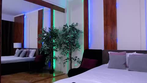 SkylarSpark online show from 09-18-25, 07:38