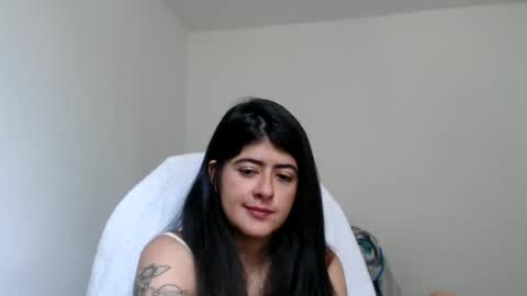 Snapshot of skyler1195 chatting on 06-16-26, 04:31 Skyler online show from 06-16-26, 04:31