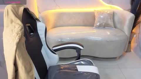 Snapshot of skyler_gracee_tx chatting on 10-21-25, 12:50 Live 800am 200pm COLOMBIAN HOUR online show from 10-21-25, 12:50