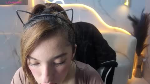 Snapshot of skyler_gracee_tx chatting on 10-25-25, 01:07 Live 800am 200pm COLOMBIAN HOUR online show from 10-25-25, 01:07