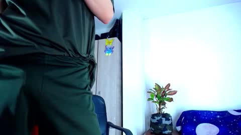 Snapshot of skyler_wild chatting on 03-21-26, 12:59 Skyler online show from 03-21-26, 12:59