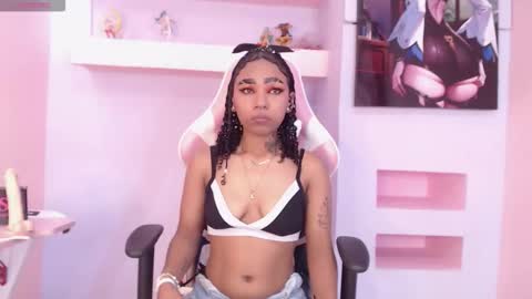 Snapshot of skylerbloom chatting on 09-15-25, 03:06 skylerbloom online show from 09-15-25, 03:06