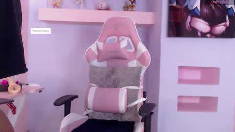 Snapshot of skylerbloom chatting on 09-28-25, 03:23 skylerbloom online show from 09-28-25, 03:23