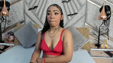 Snapshot of skylerbloom chatting on 11-11-25, 03:28 skylerbloom online show from 11-11-25, 03:28