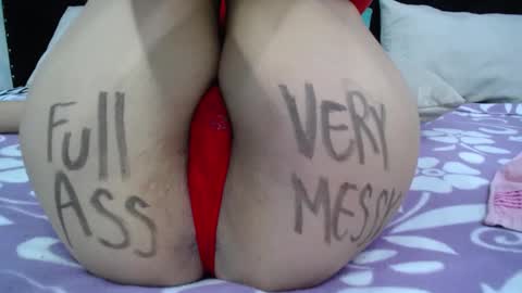 Snapshot of skynny_horney chatting on 12-06-24, 04:03 Skynny online show from 12-06-24, 04:03