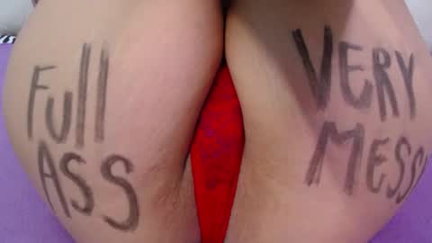 Snapshot of skynny_horney chatting on 12-14-24, 05:18 Skynny online show from 12-14-24, 05:18