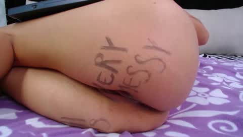 Snapshot of skynny_horney chatting on 12-19-24, 10:56 Skynny online show from 12-19-24, 10:56