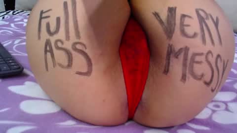 Snapshot of skynny_horney chatting on 12-20-24, 04:31 Skynny online show from 12-20-24, 04:31