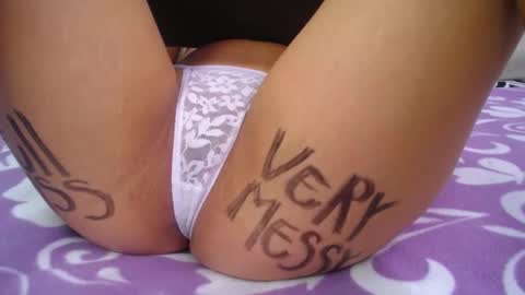 Snapshot of skynny_horney chatting on 12-21-24, 04:41 Skynny online show from 12-21-24, 04:41