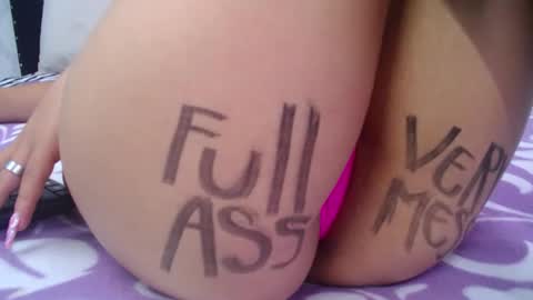 Snapshot of skynny_horney chatting on 12-22-24, 04:50 Skynny online show from 12-22-24, 04:50