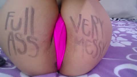 Snapshot of skynny_horney chatting on 12-22-24, 09:33 Skynny online show from 12-22-24, 09:33