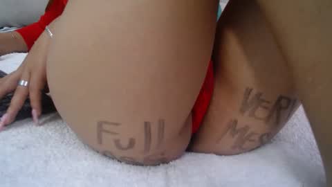 Snapshot of skynny_horney chatting on 12-28-24, 06:17 Skynny online show from 12-28-24, 06:17