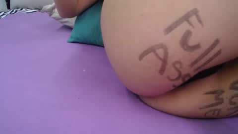 Snapshot of skynny_horney chatting on 12-29-24, 04:48 Skynny online show from 12-29-24, 04:48