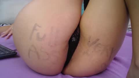 Snapshot of skynny_horney chatting on 12-29-24, 10:56 Skynny online show from 12-29-24, 10:56