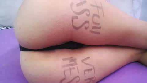 Snapshot of skynny_horney chatting on 01-10-25, 10:36 Skynny online show from 01-10-25, 10:36