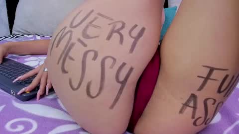 Snapshot of skynny_horney chatting on 01-14-25, 09:41 Skynny online show from 01-14-25, 09:41